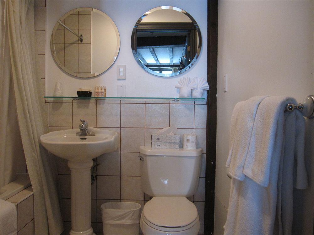 Hotel Epik Montreal Ngoại thất bức ảnh