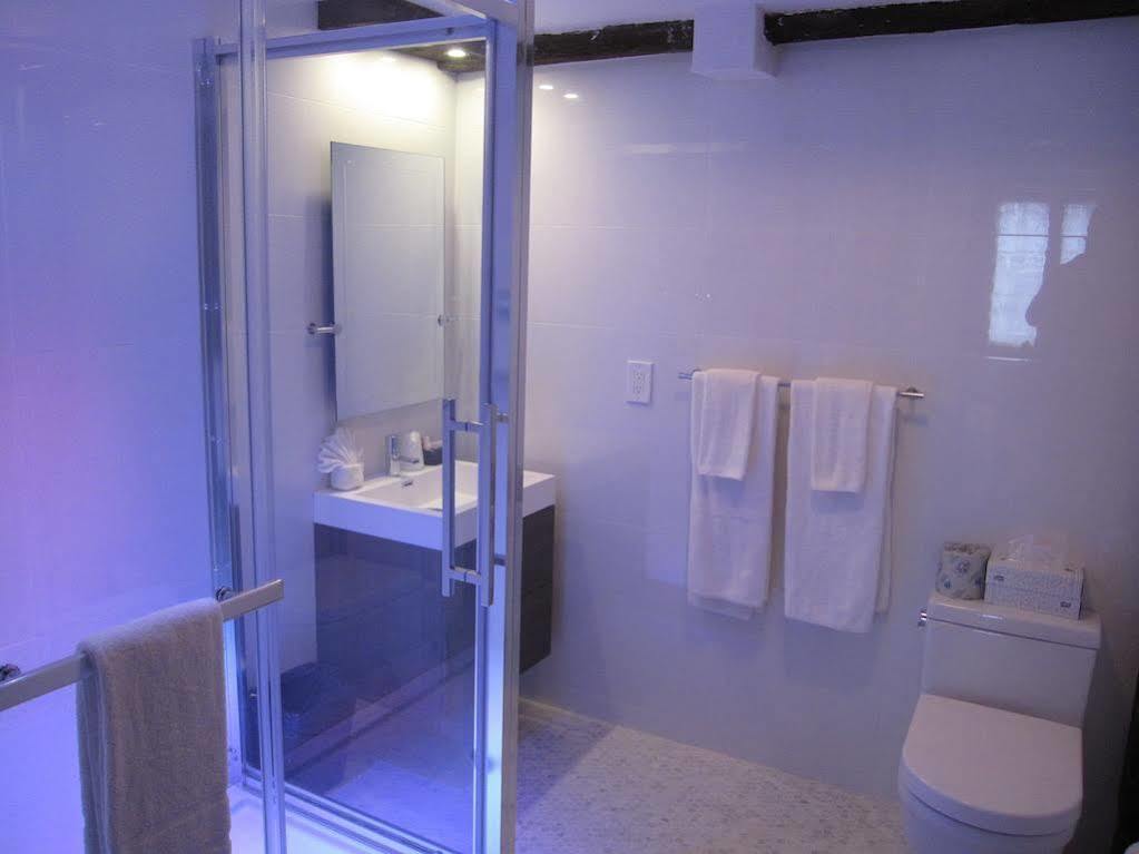Hotel Epik Montreal Ngoại thất bức ảnh